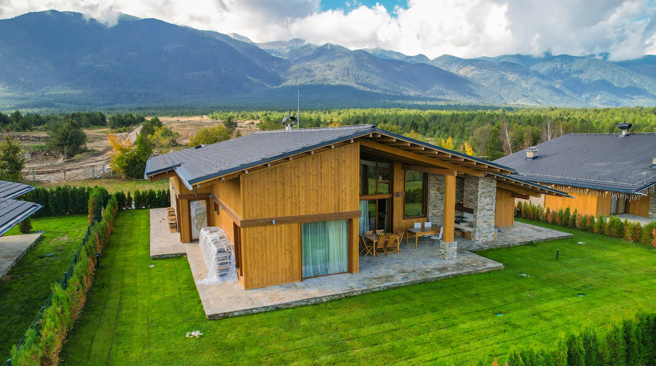 Голф вила с гледка към планината под наем